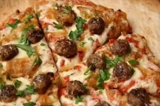 PIZZA KEFTA